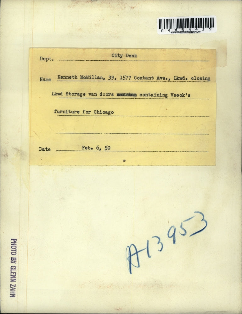 1950 Press Photo Kenneth McMillan at Lakewood Storage for Chicago