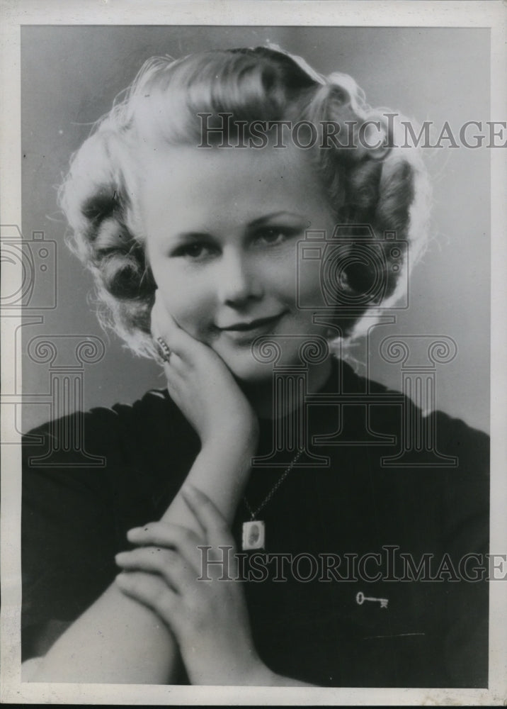 1940 Press Photo Helen Johnson of Kansas Univ. selected at Relays Queen