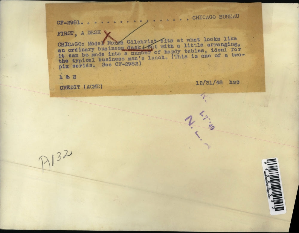 1949 Press Photo Chicago Model Norma Gilchrist at a desk that turns into tables