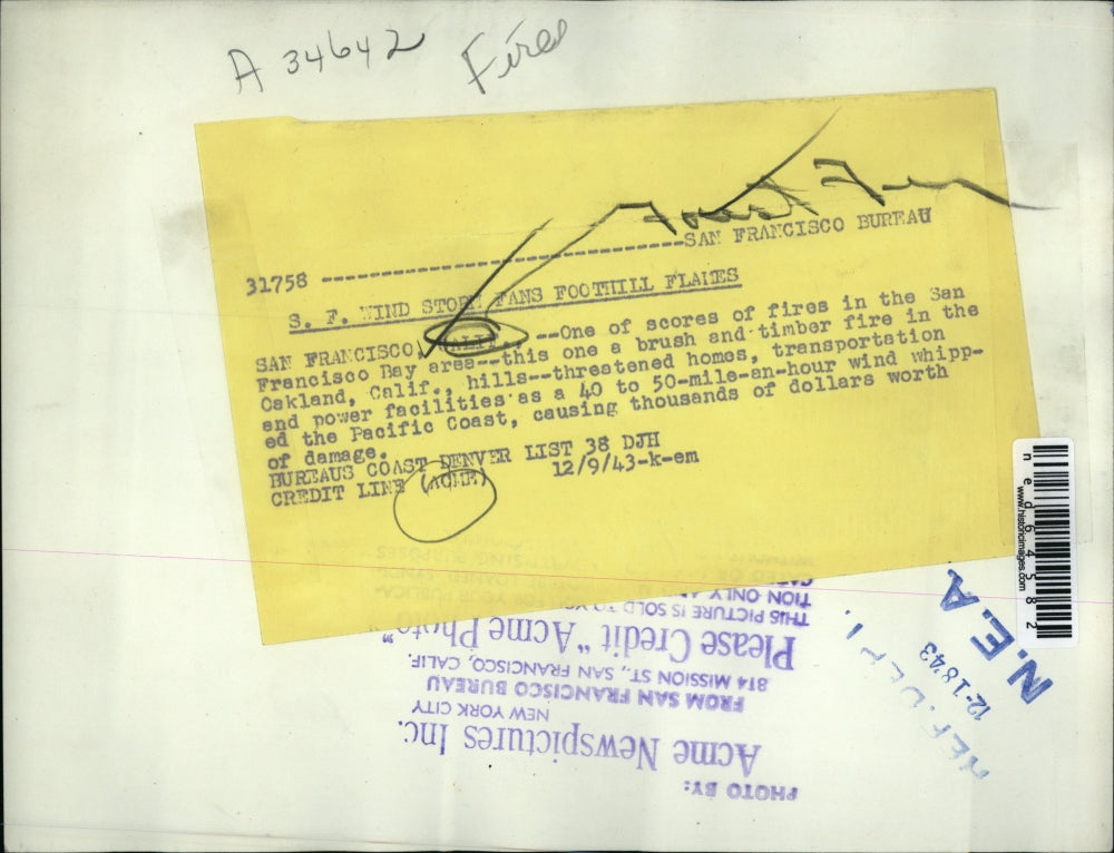 1943 Press Photo San Francisco wild fires spread blown by winds