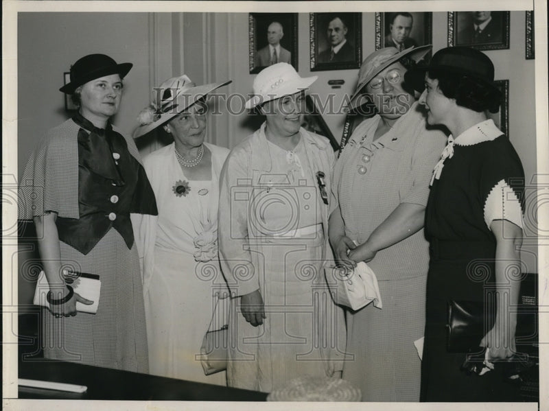 Load image into Gallery viewer, 1936 Press Photo of Prominent Missouri Republican Women at convention.

