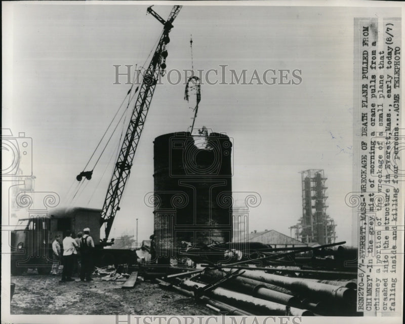 Load image into Gallery viewer, 1947 Press Photo Everett Mass wreckage of plane pilled from homes chimney
