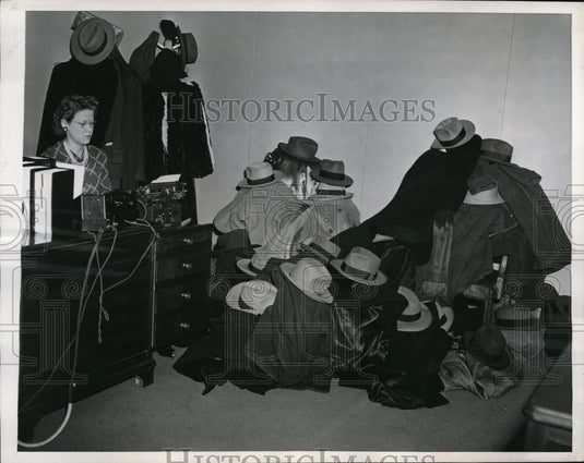 1944 Press Photo Washington DC Stabilization Direct Fred M Vinson was holding