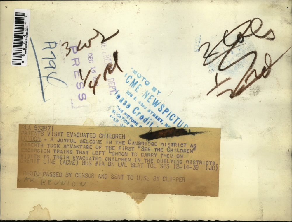 1939 Press Photo Parents Take the See The Children Excursion in Cambridge