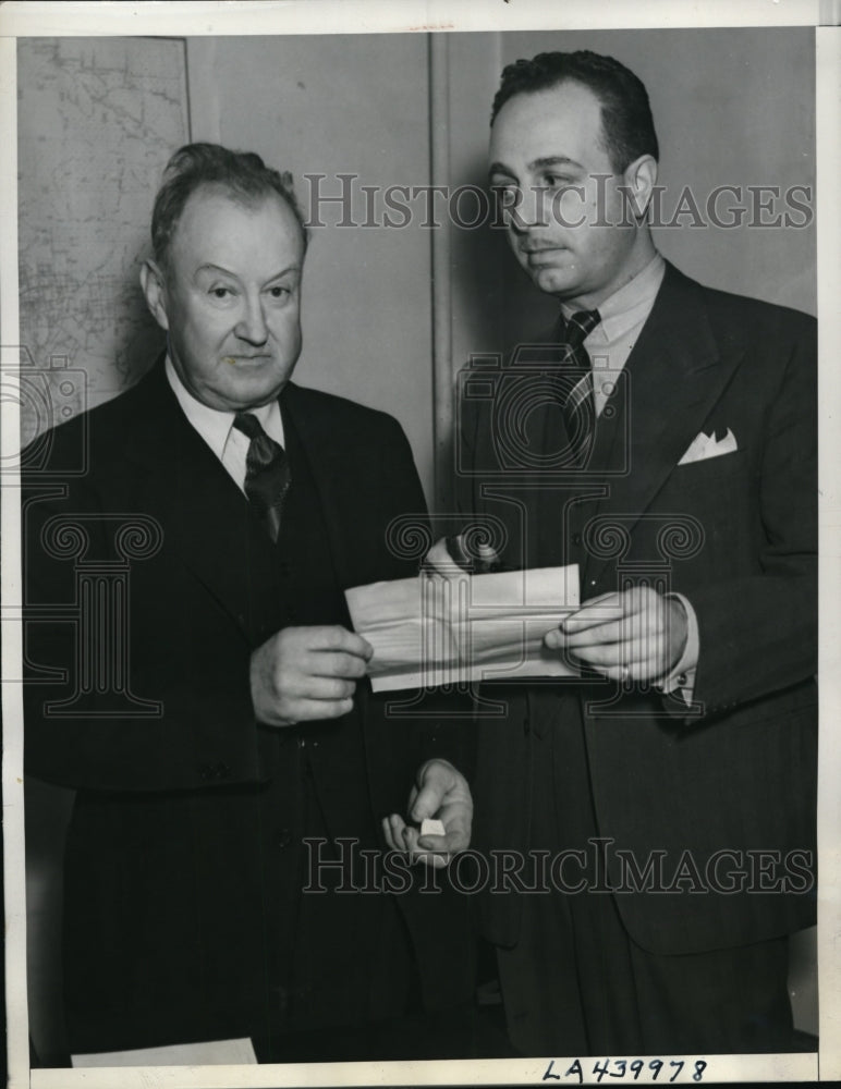 1938 Press Photo William Stoney receives release forms from John Klein