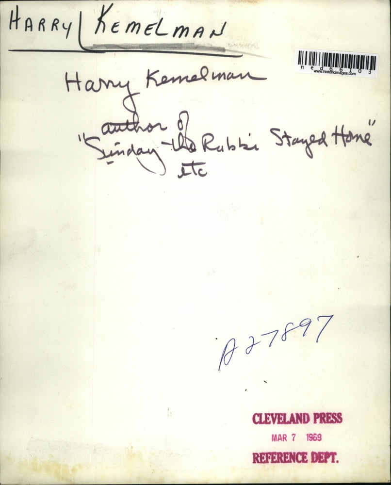 1969 Press Photo Harry Kemelman, author of Sunday the Rubbi Stayed Home