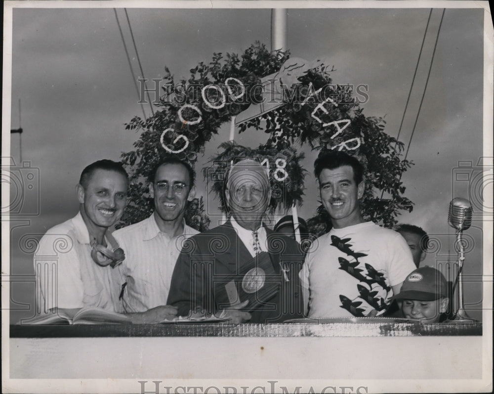 1949 Press Photo Chester SJ William Litchfield Goodyear President Herman Slick