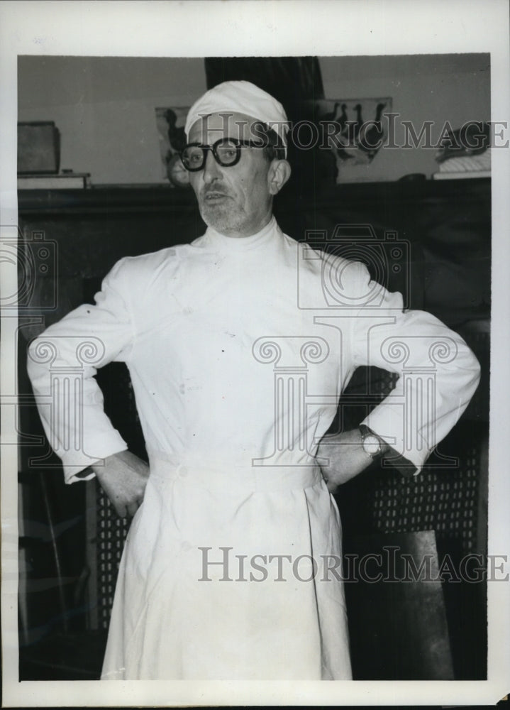 1950 Press Photo Poitiers France Rogers des Allees Lab for Avian Studies