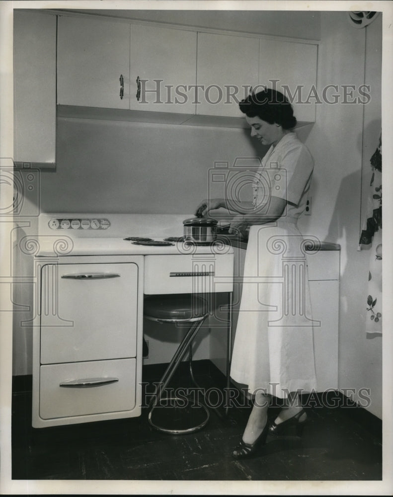 Load image into Gallery viewer, 1950 Press Photo Akron The newest in electric range design the Westinghouse
