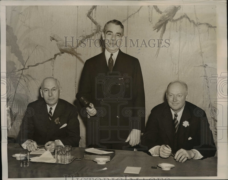 Load image into Gallery viewer, 1939 Press Photo New York, Frank Hardt, AM Reid, Harold Peirce, US Golf Assn
