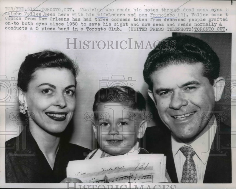 Load image into Gallery viewer, 1957 Press Photo Toronto Ontario, Chicho Vallee And Family, Musician
