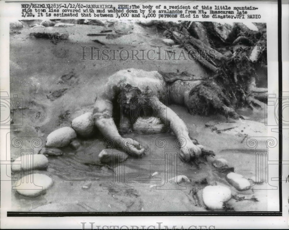 1962 Press Photo Body of resident washed down by avalanche from Mt.Huaecaran