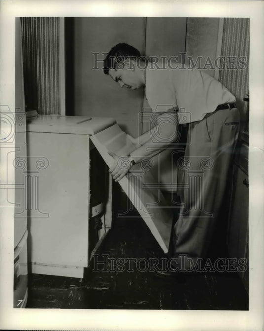 1958 Press Photo Sound conditioning washer in 15 minutes for $2.