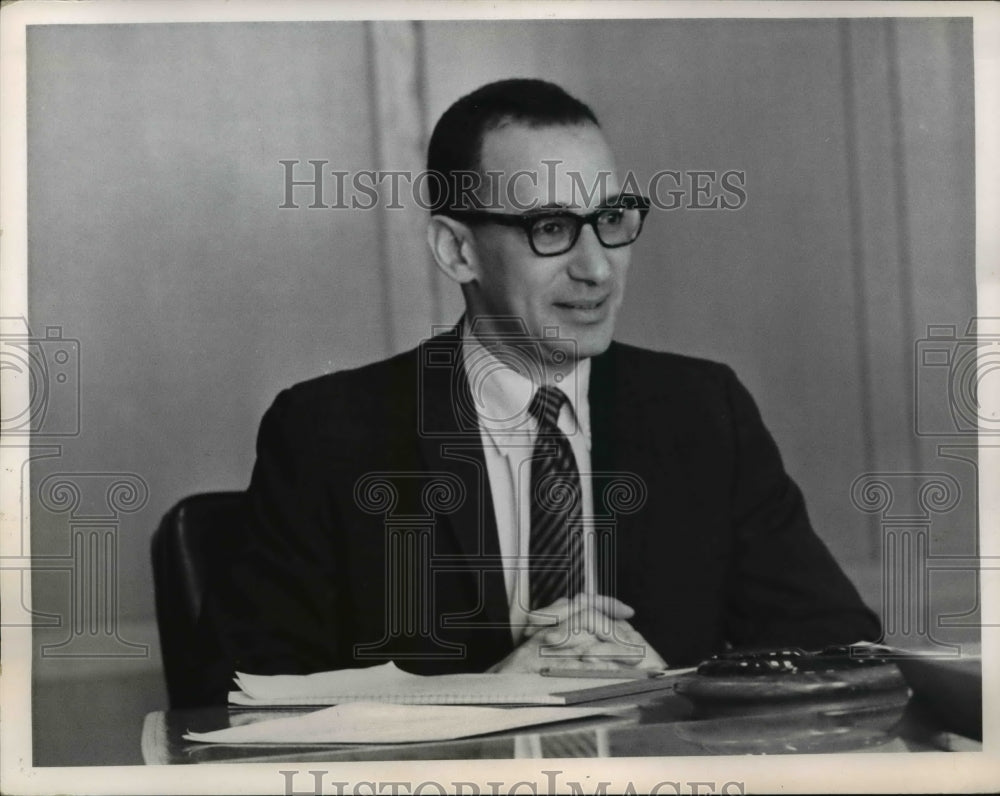 1962 Press Photo L Lewis Communion College- Historic Images