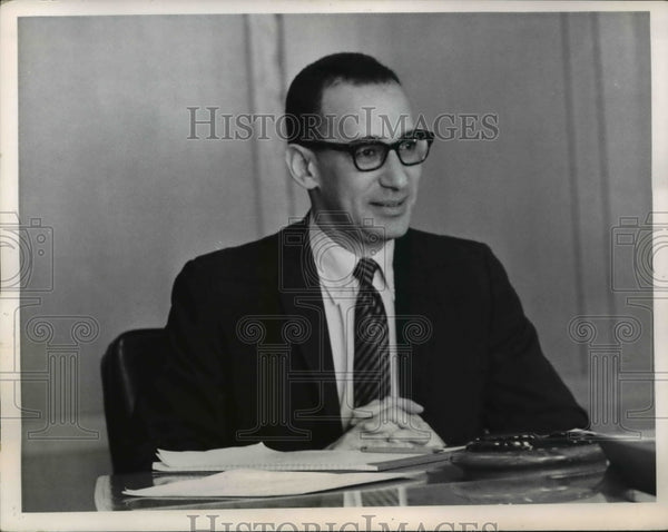 1962 Press Photo L Lewis Communion College - Historic Images