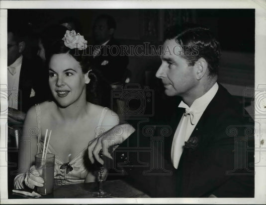 1941 Press Photo Cornelius Vanderbilt Whitney, & Ms. Evelyn Searle