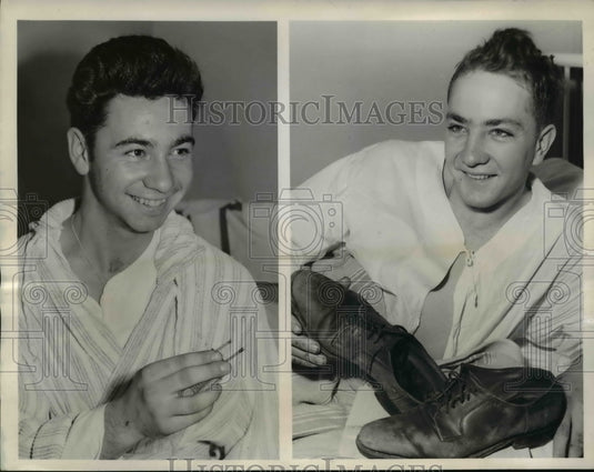 1945 Press Photo ARM 3/C Arthur E. Utech & Ens. Rine Kruger Jr. Saved by Prayer