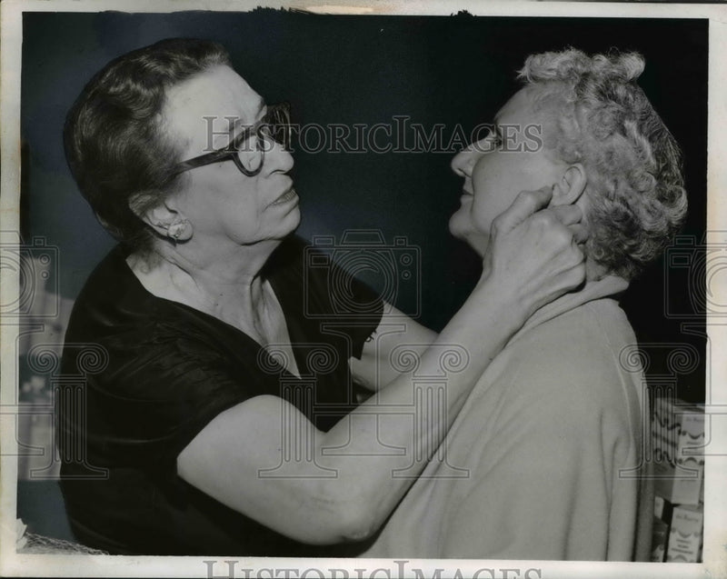 Load image into Gallery viewer, 1956 Press Photo Cosmetician Rose Laird on Mrs Joseph Westerhoff
