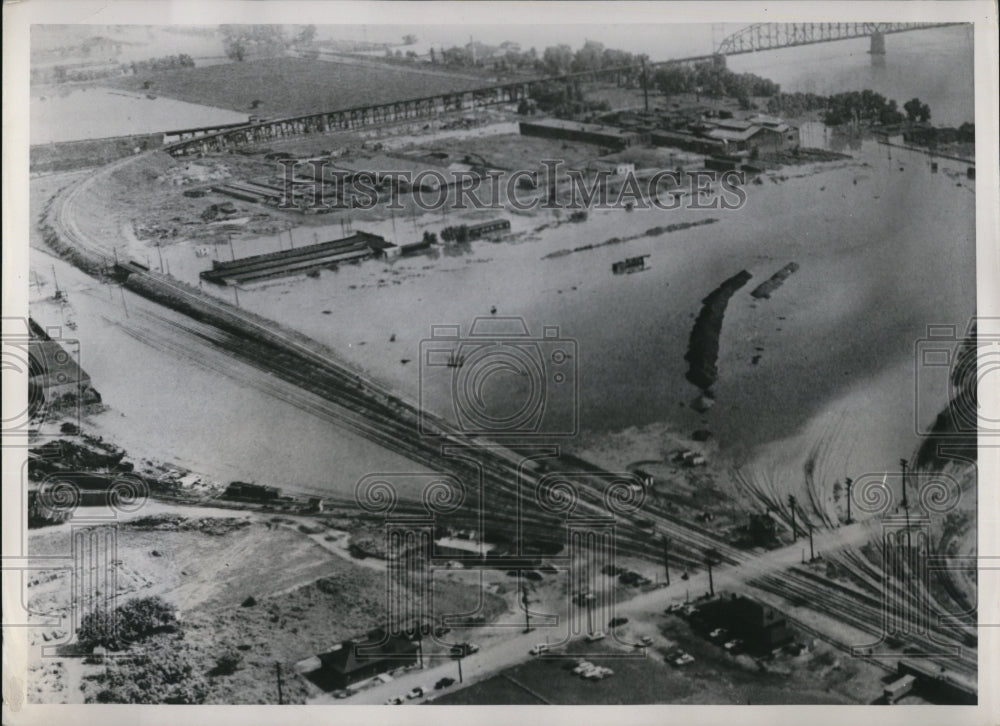 1951 Press Photo STL Louis Riverfront been flooded. - Historic Images