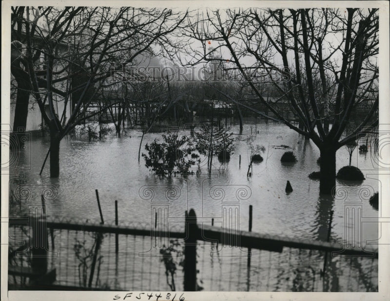 Load image into Gallery viewer, 1940 Press Photo Heavy rains pour in Northern California
