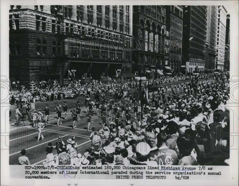 Load image into Gallery viewer, 1959 Press Photo Lions International Parade - ned70806
