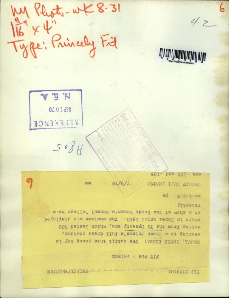 1970 Press Photo Crown Prince Full dres costume from th Yi Dynasty Era.