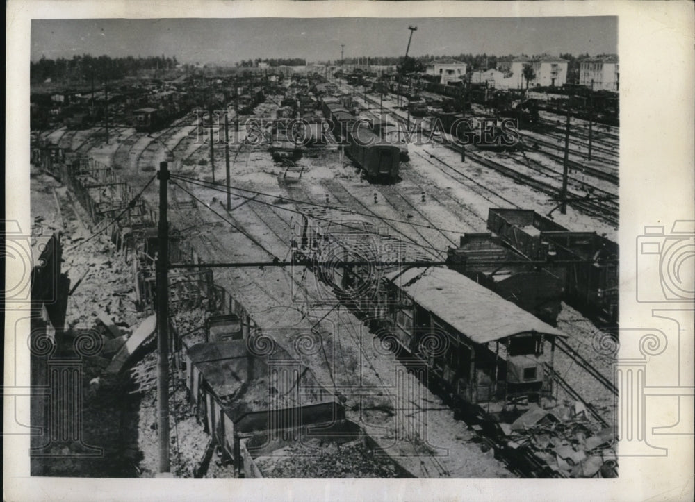 1943 Press Photo Railroad Yard at Villa Literno Burned by Allied Pounding in Ita