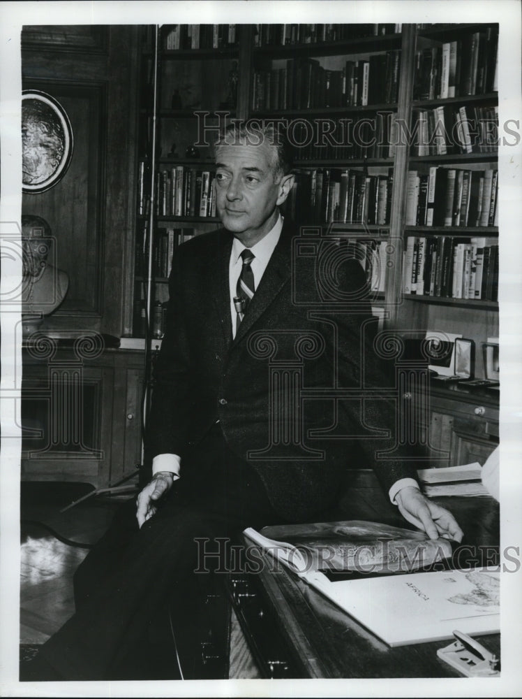 1967 Press Photo Howard K Smith ABC News Commentator at Filming of Africa- Historic Images