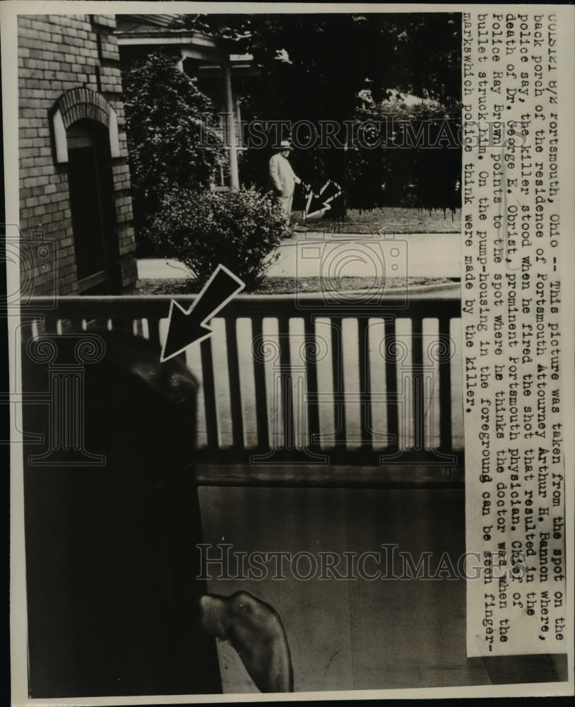 1947 Press Photo Arthur H. Bannon's Porch Shooting Site of Dr. George E. Obrist