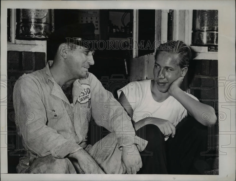 Load image into Gallery viewer, 1946 Press Photo Arthur Pacific's son, Frank &amp; Arthur Reschke
