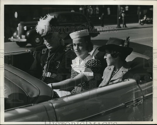 1940 Press Photo Mr. and Mrs. Charles N. Orr with their daughter