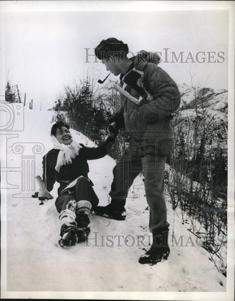 1943 Press Photo Margaret L. Nylius &amp; Lt. Anselm Tibbs Jr. Tumble on a Snow- Historic Images