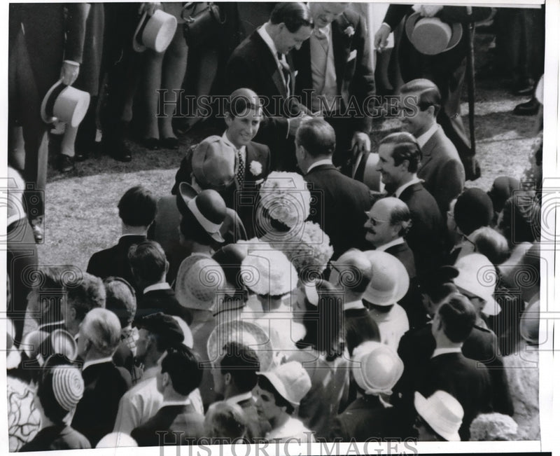 Load image into Gallery viewer, 1969 Press Photo Prince Charles Talking with Guests During Garden Party
