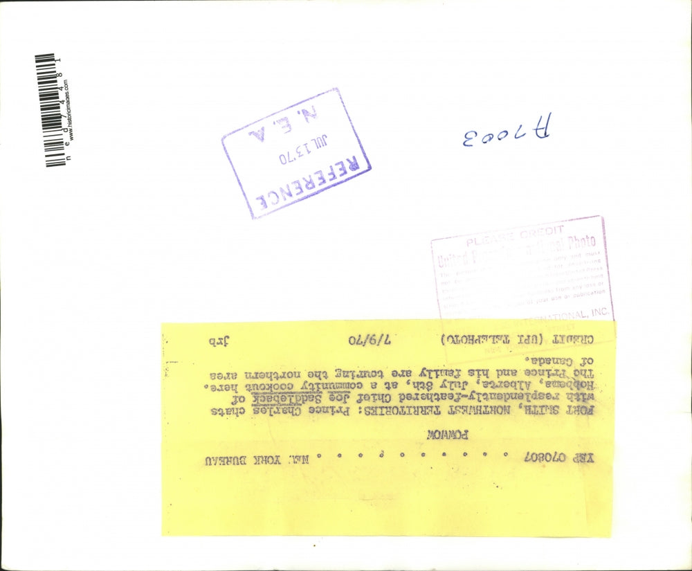 1970 Press Photo Prince Charles with Chief Joe Saddleback of Alberta