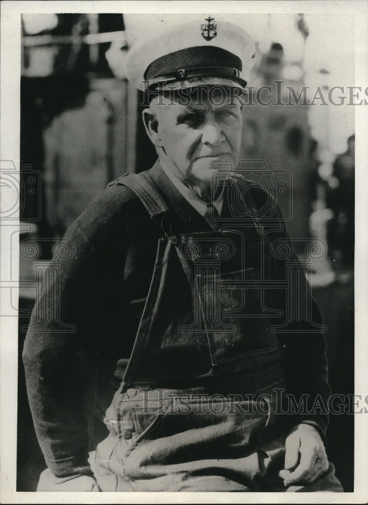 1931 Press Photo Isaac Castle, 73 years old, was allowed to re-enlist