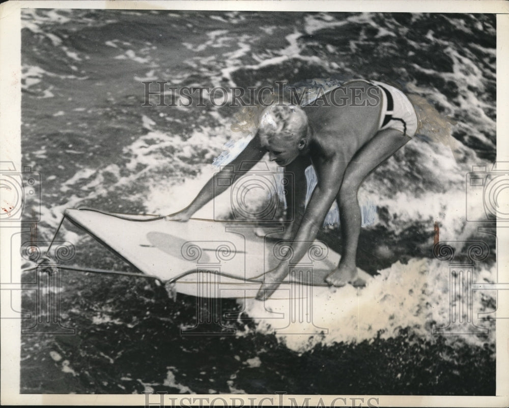 1937 Press Photo Herbert Welsh demonstrate how to aquaplane in five lessons- Historic Images