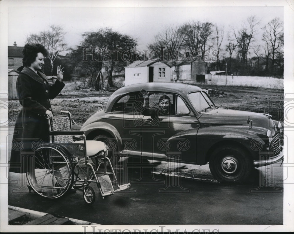 1958 Press Photo Michael Tablot Waving to his wife, Doreen