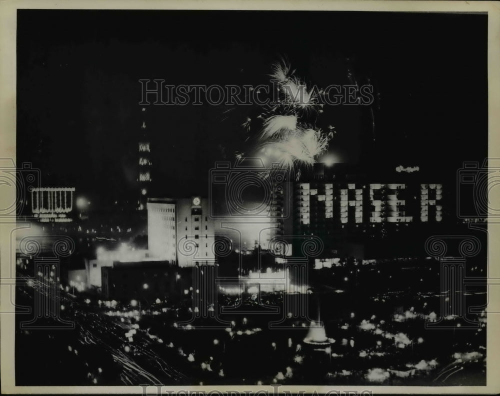 1964 Press Photo Cairo UAR celebration & fireworks for Naser