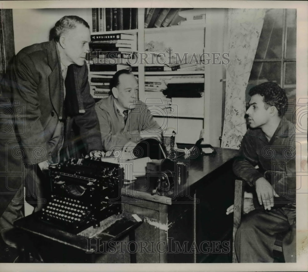 1952 Press Photo George Albert Questioned by Richard C. Hughes, Arthur Caperton