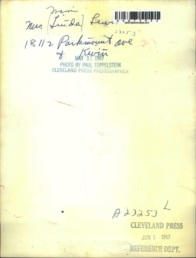 1967 Press Photo Linda Lewis & Infant Son Kevin