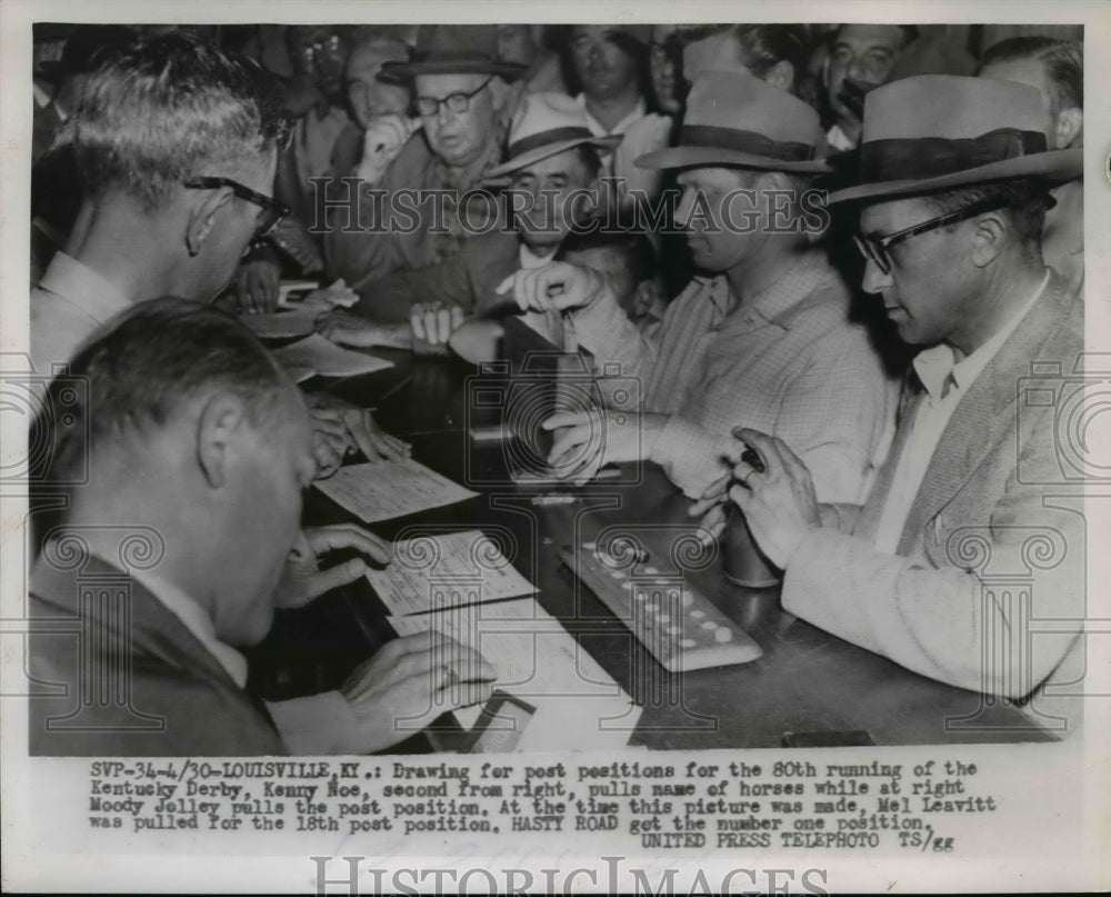 1954 Press Photo Kenny Noe drawing post for 80th running in Kentucky Derby- Historic Images