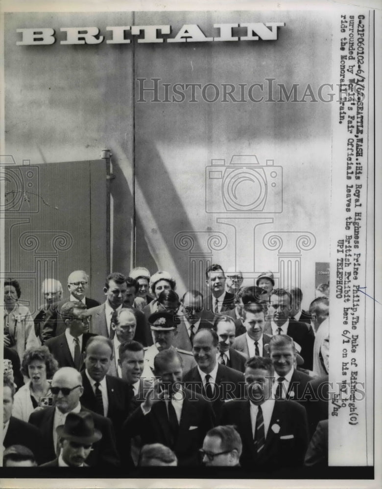 1962 Press Photo Prince Philip Leaves British Exhibit at World's Fair in Seattle- Historic Images
