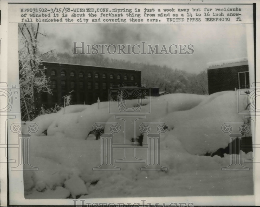 1958 Press Photo Winsted Conn Spring is just a week away but for residents of- Historic Images