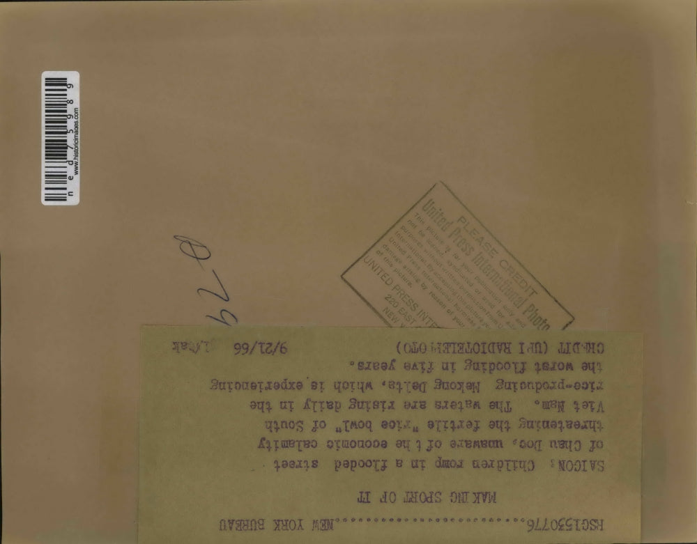 1966 Press Photo Saigon Children romp in flooded streets of ChauDoc unaware of