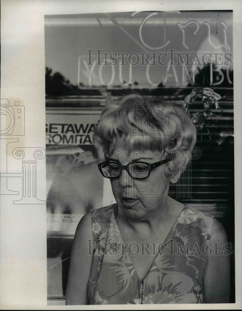 1969 Press Photo Mrs. James M. Phillips of Chatwoods in Euclid