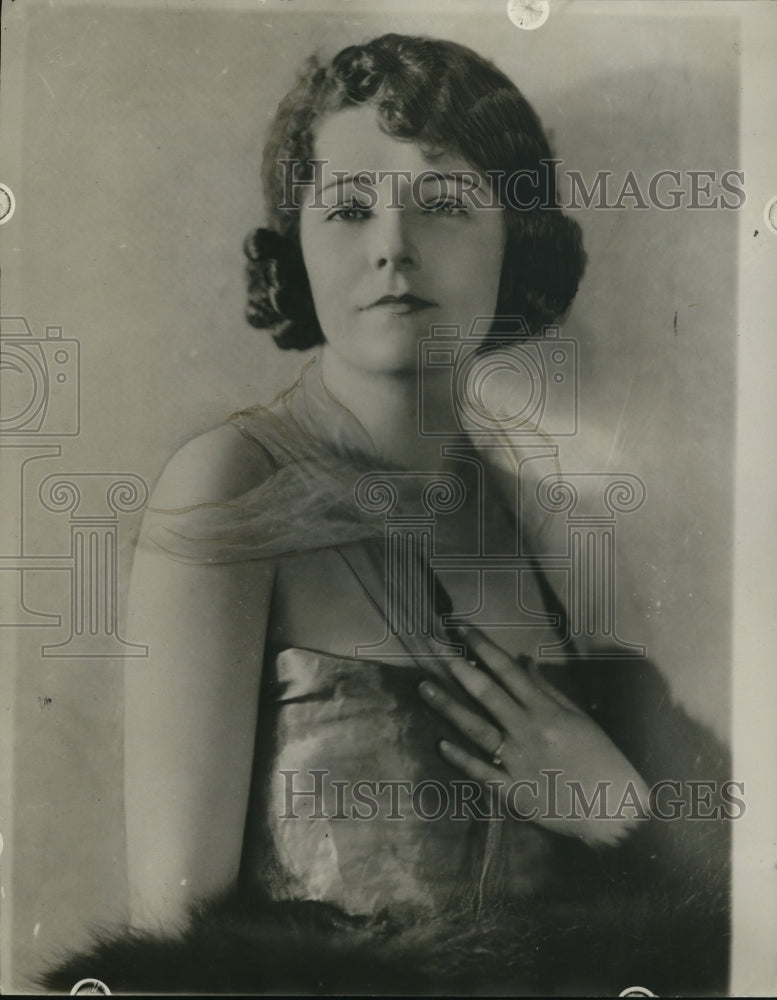 1927 Press Photo Mrs. Walter F Haglage of Kansas City marriage ended by a dog