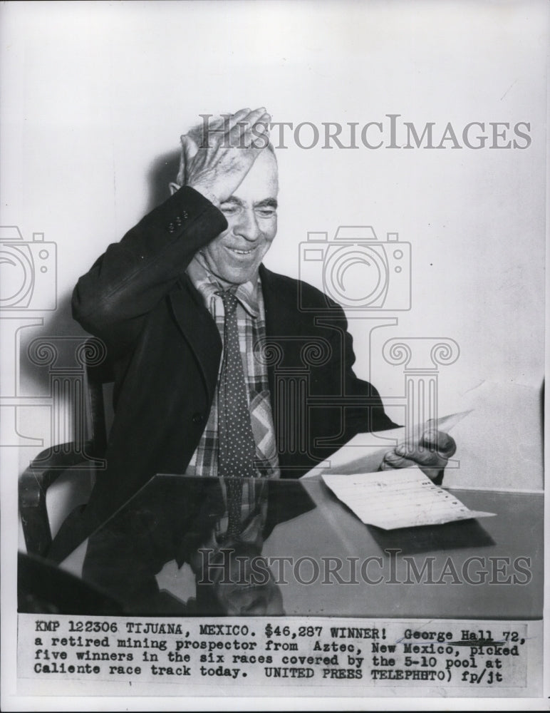 1956 Press Photo George Hall, a retired mining prospector from Aztec, new Mexico