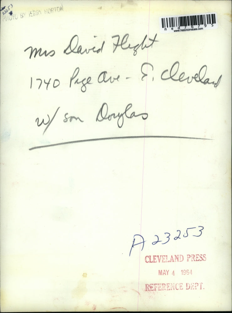 1964 Press Photo Mrs David Flight with Son Douglas