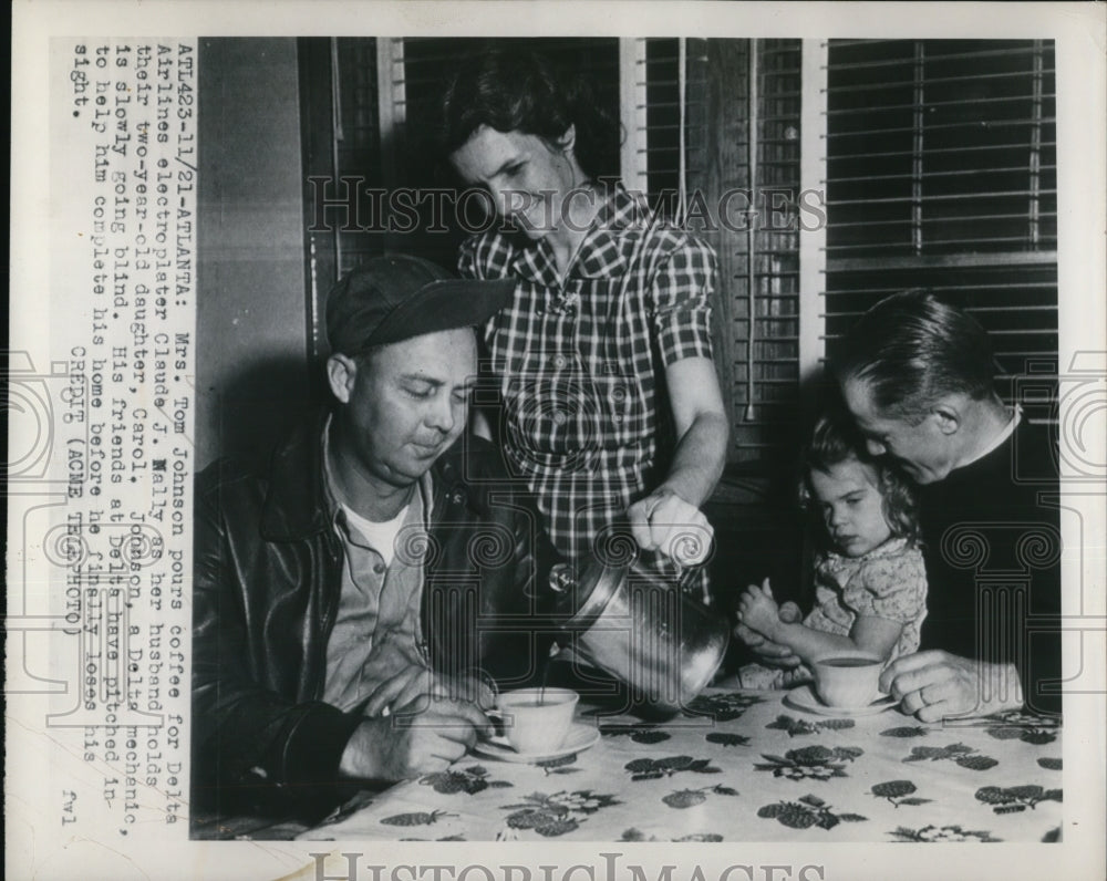 1949 Press Photo Atlanta GA Mr & Mrs Tom Johnson, Claude Wally Delta workers