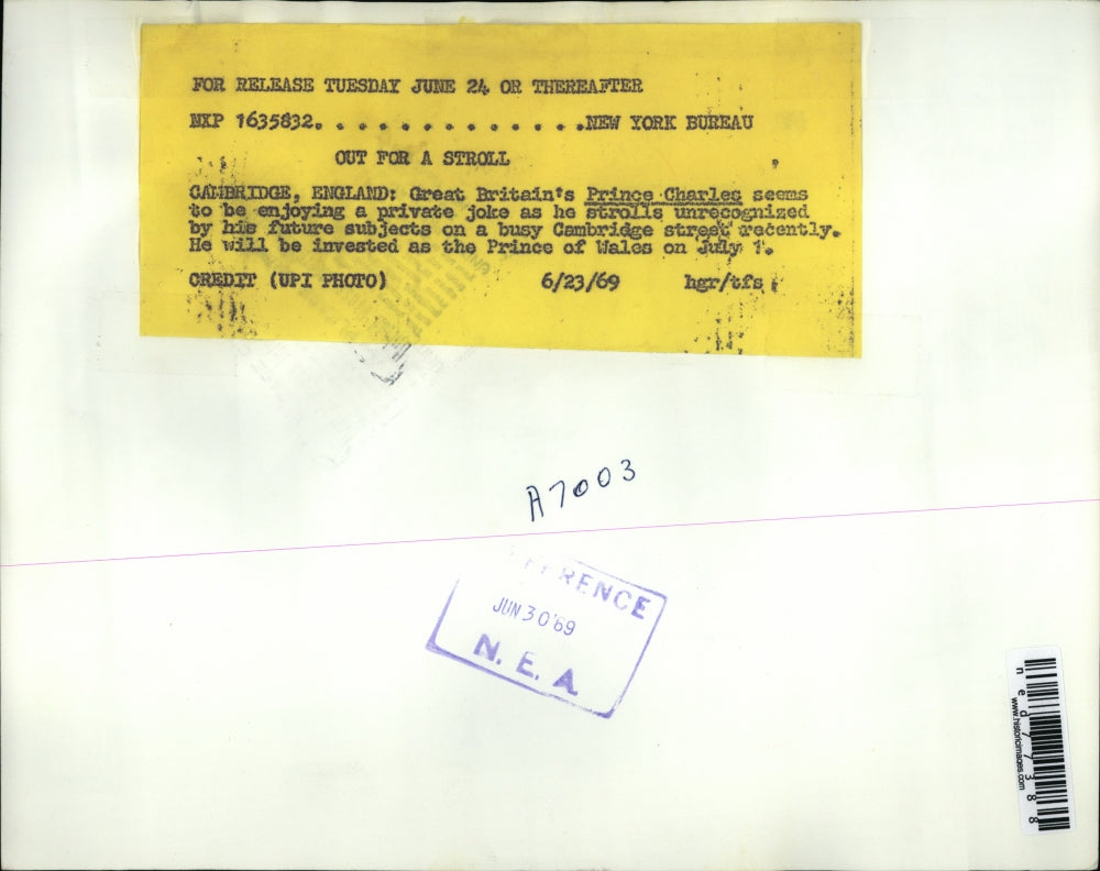 1969 Press Photo Great Britain's Prince Charles Strolls Unrecognized